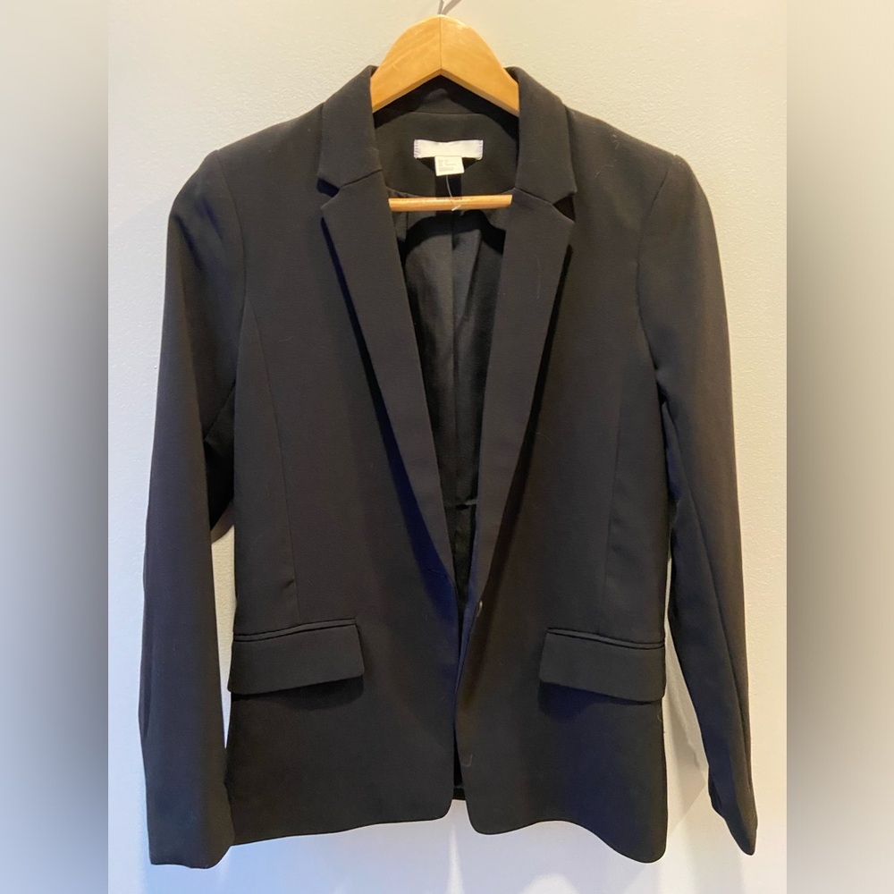 🦋 2/$20 H&M black blazer